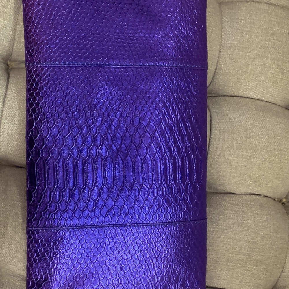 Beautiful multi-tone clutch. Great condition!